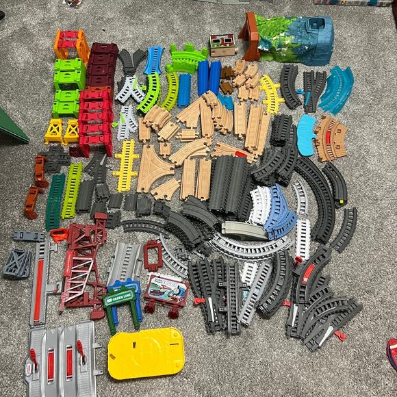 Thomas the Train Trackmaster Tracks and Accessory Lot - Picture 1 of 5